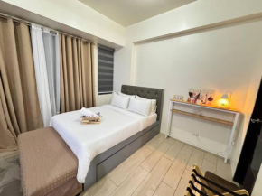 Perfect Summer Stay! Free Pool Near Airport